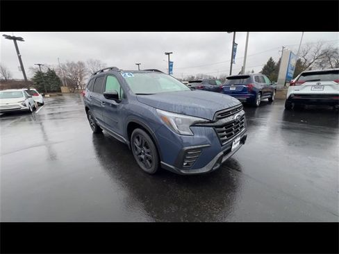 Used 2024 Subaru Ascent Onyx Edition image 2