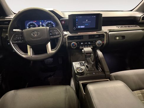 Used 2026 Toyota Tacoma TRD Off-Road AWD/4WD image 11