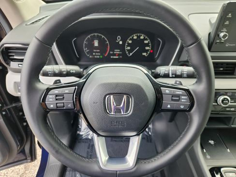 Used 2025 Honda Pilot Touring image 9