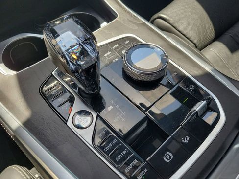 Used 2020 BMW X7 M50i AWD/4WD image 34