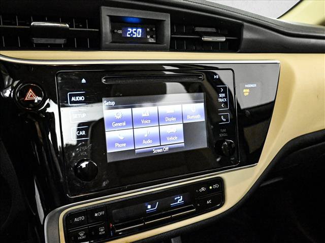 Used 2018 Toyota Corolla LE FWD image 15