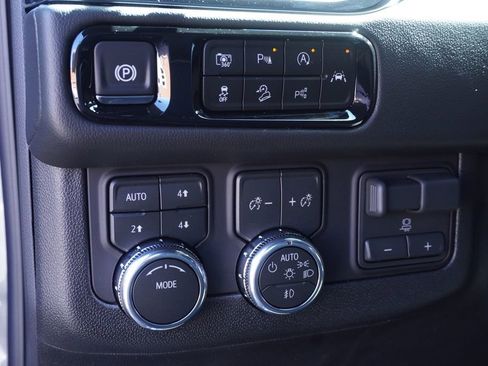 New 2026 GMC Yukon Elevation image 18