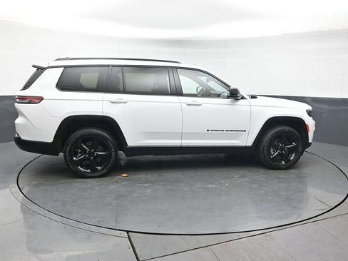 Used 2023 Jeep Grand Cherokee L Laredo image 7