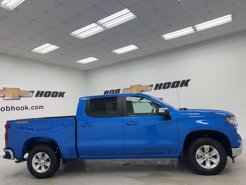 Used 2025 Chevrolet Silverado 1500 LT AWD/4WD image 4