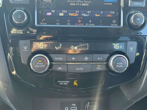 Used 2020 Nissan Rogue SV image 24