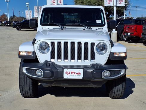 Used 2021 Jeep Wrangler Unlimited Sahara image 2
