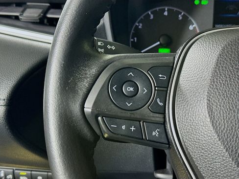 Used 2024 Toyota Corolla Cross SE w/ Moonroof Package image 16