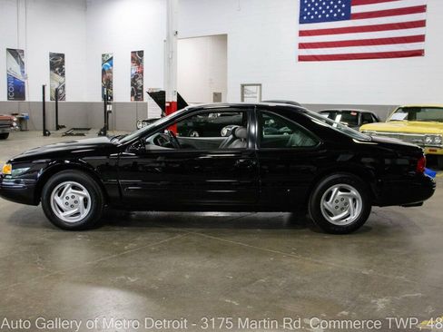 Used 1996 Ford Thunderbird LX RWD image 3