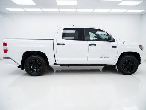 Used 2018 Toyota Tundra SR5 w/ TRD Off Road Package AWD/4WD image 24