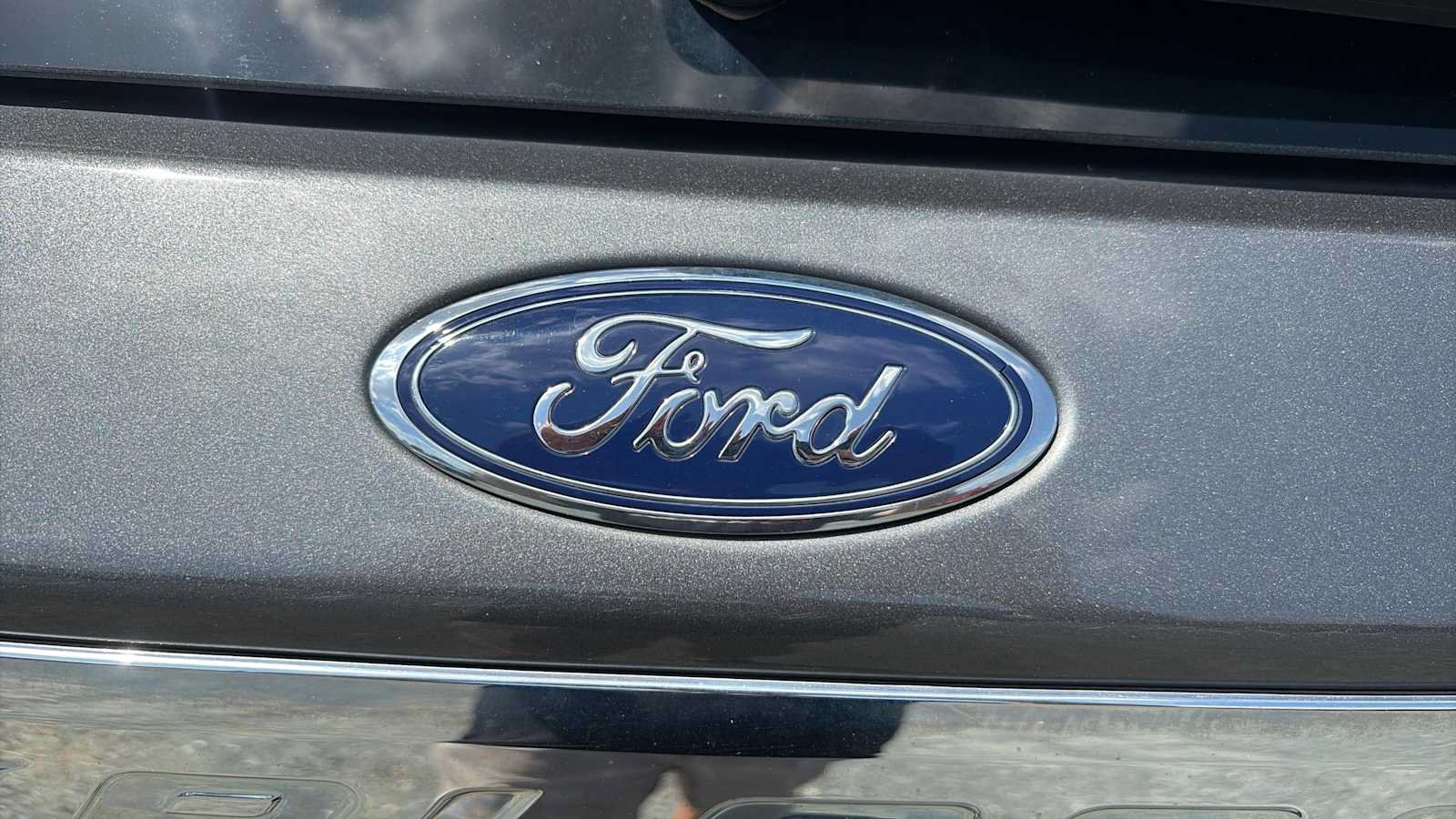 Used 2023 Ford Explorer XLT w/ Equipment Group 202A AWD/4WD image 31