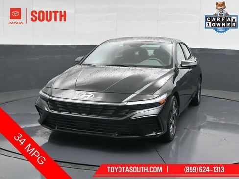 Used 2025 Hyundai Elantra SEL FWD image 6