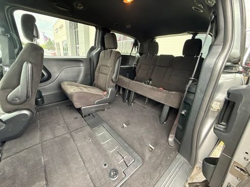 Used 2015 Dodge Grand Caravan SE w/ Quick Order Package 29E SE FWD image 16