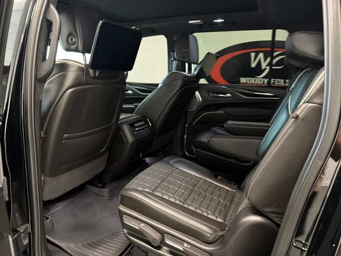 Used 2024 Cadillac Escalade ESV V w/ LPO, ONYX Package AWD/4WD image 14