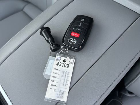 New 2026 Toyota Highlander Limited image 29