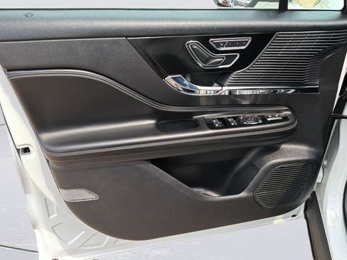 Used 2020 Lincoln Corsair FWD w/ Equipment Group 101A image 22