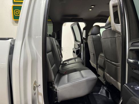Used 2019 Chevrolet Silverado 2500 W/T AWD/4WD image 14