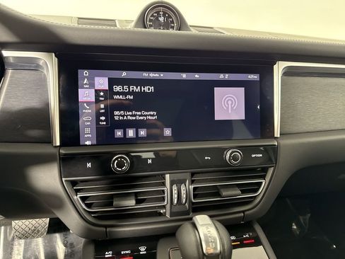 Certified 2022 Porsche Macan GTS image 28