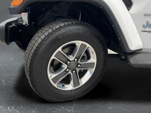 Used 2022 Jeep Wrangler Unlimited Sahara w/ Cold Weather Group AWD/4WD image 37