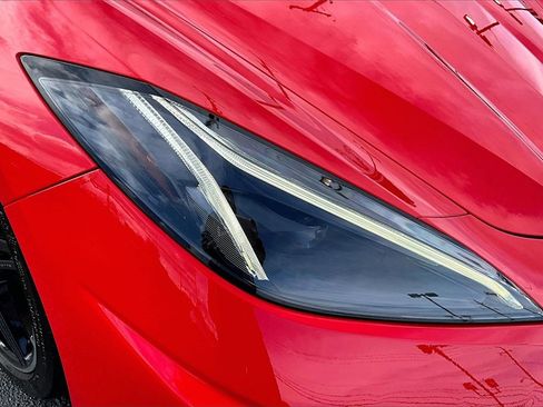 Used 2021 Chevrolet Corvette Stingray w/ Z51 Performance Package image 26