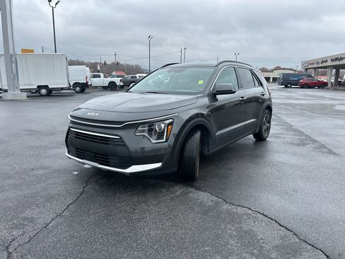 Used 2023 Kia Niro EX image 5
