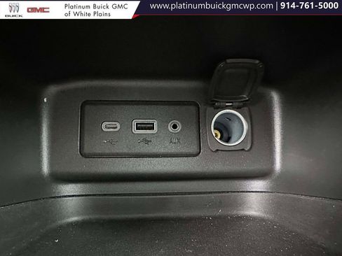 Used 2021 Chevrolet Equinox LT image 24