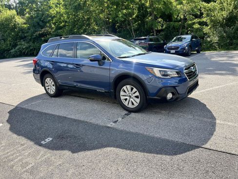 Used 2019 Subaru Outback 2.5i Premium w/ Popular Package #2 AWD/4WD image 1