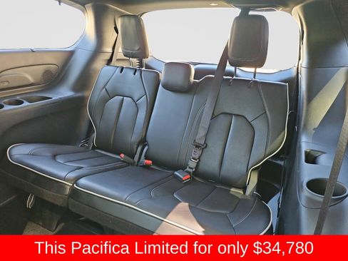 Used 2025 Chrysler Pacifica Limited FWD image 21