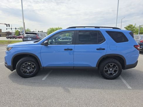 Used 2024 Honda Pilot TrailSport image 12