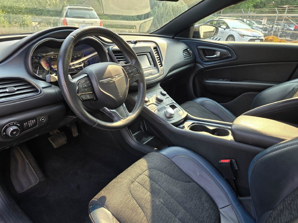 Used 2015 Chrysler 200 S w/ Comfort Group FWD image 11