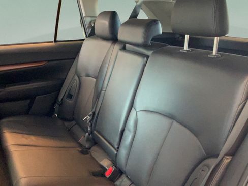 Used 2014 Subaru Outback 2.5i Limited w/ Moonroof Package AWD/4WD image 24