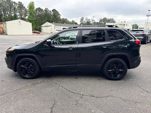 Used 2017 Jeep Cherokee Sport w/ Cold Weather Group AWD/4WD image 9