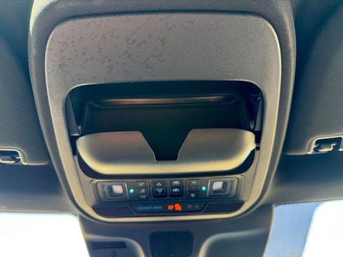 Used 2025 Ford Expedition Tremor AWD/4WD image 30