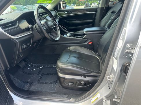 Used 2022 Jeep Grand Cherokee Limited AWD/4WD image 11