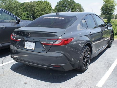 Used 2025 Toyota Camry SE w/ Convenience Package FWD image 4