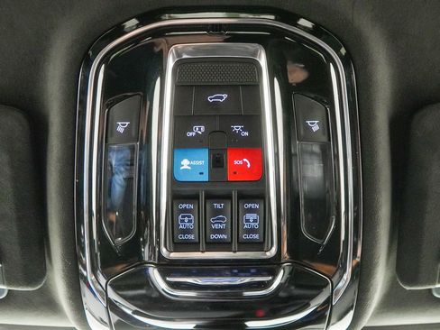 Used 2023 Jeep Grand Cherokee Summit AWD/4WD image 40