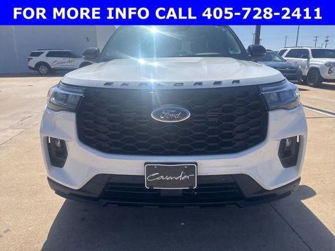 Used 2025 Ford Explorer ST-Line image 2