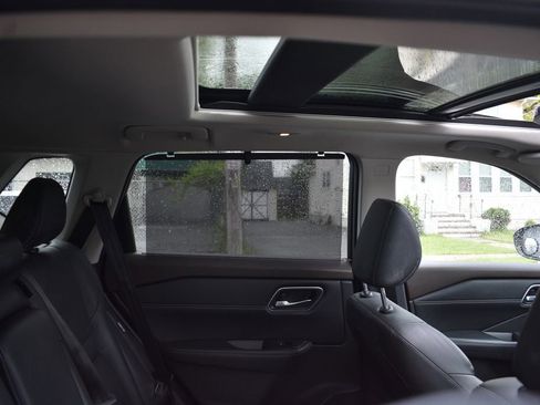 Used 2021 Nissan Rogue SL AWD/4WD image 25