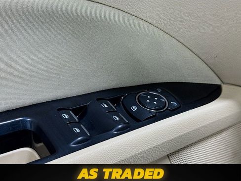 Used 2016 Ford Fusion SE FWD image 18