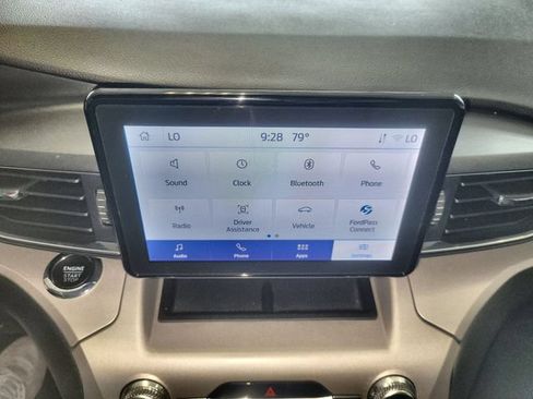 Used 2023 Ford Explorer XLT w/ Equipment Group 202A AWD/4WD image 18