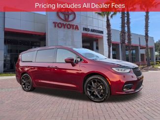 Used 2022 Chrysler Pacifica Touring-L w/ S Appearance Package FWD video 1