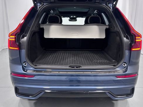 Certified 2026 Volvo XC60 B5 Plus AWD/4WD image 28