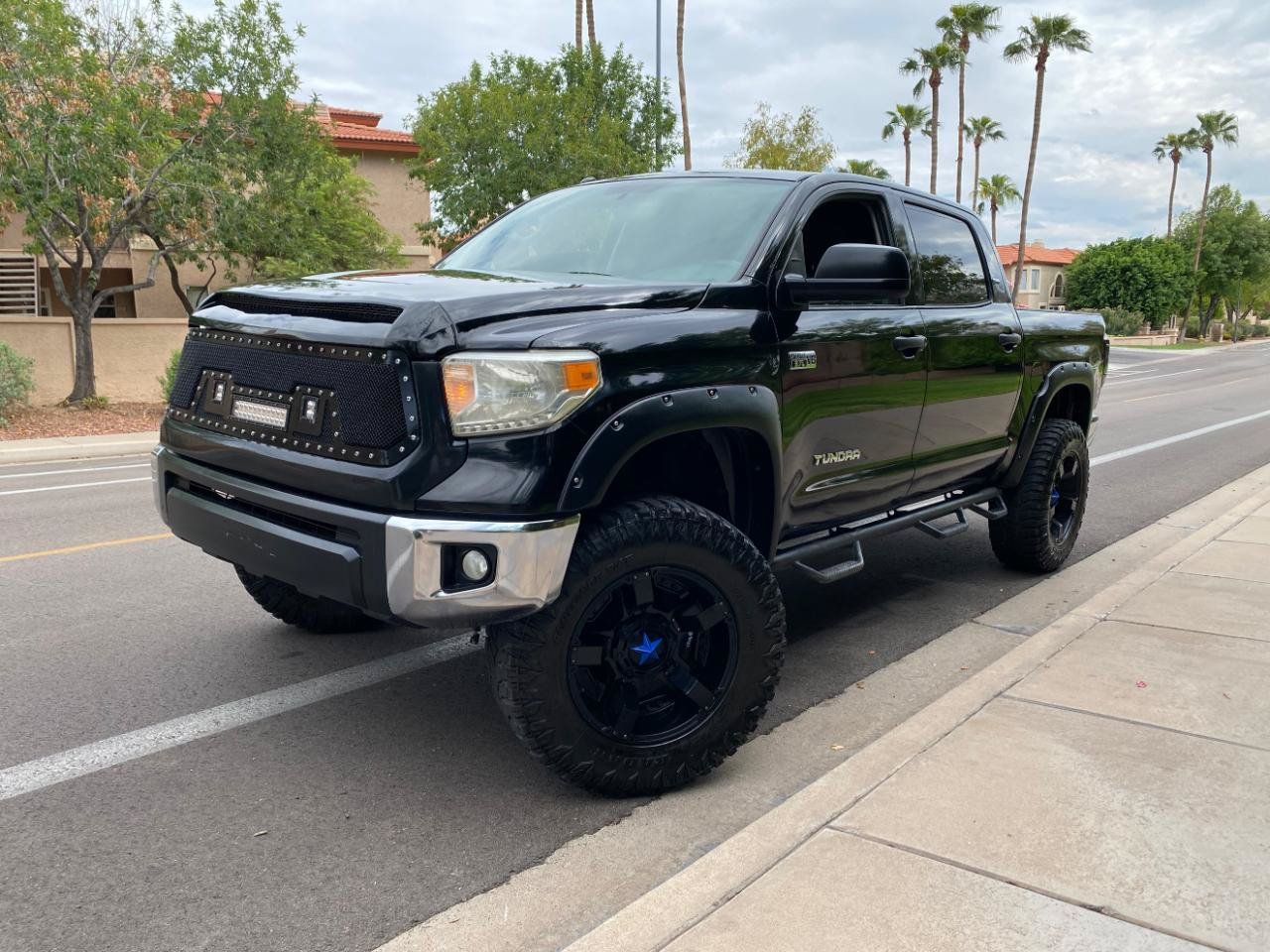 Used 2014 Toyota Tundra SR5 w/ SR5 Upgrade Package RWD image 5