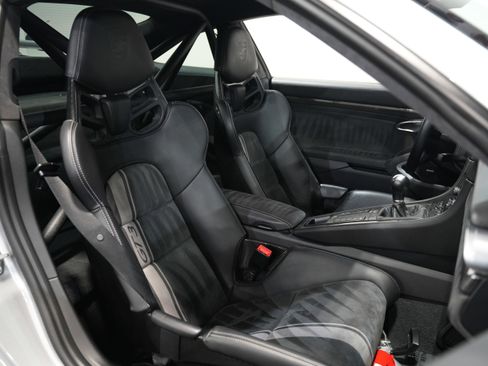Used 2018 Porsche 911 GT3 image 33