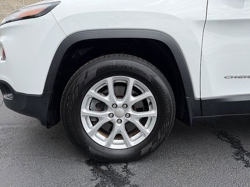 Used 2014 Jeep Cherokee Latitude AWD/4WD image 9