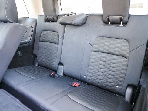 Used 2025 Nissan Pathfinder S FWD image 15