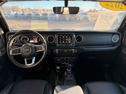 Used 2022 Jeep Wrangler Unlimited Sahara w/ Cold Weather Group AWD/4WD image 21