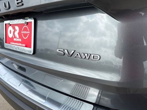 Used 2024 Nissan Rogue SV AWD/4WD image 8