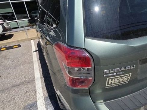 Used 2016 Subaru Forester 2.5i Touring AWD/4WD image 9