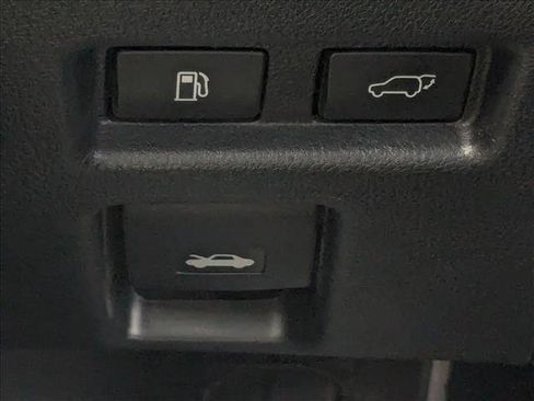 Used 2019 Lexus UX 200 w/ Premium Package FWD image 17