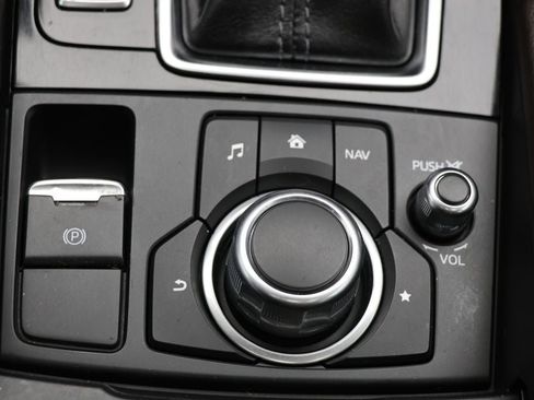 Used 2018 MAZDA MAZDA3 Touring image 26